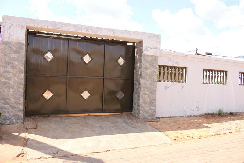 1 Bedroom Property for Sale in Braamfischerville Gauteng