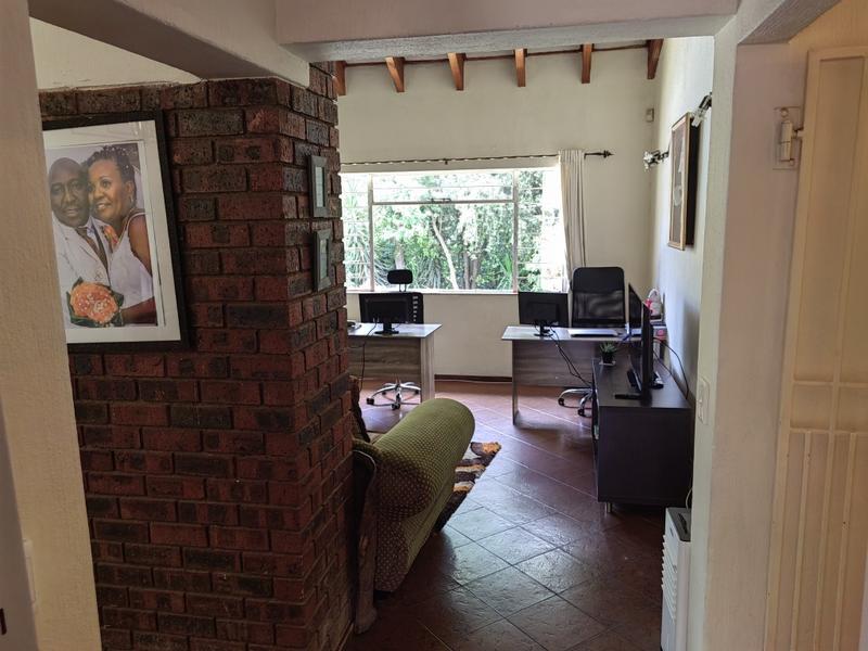 To Let 3 Bedroom Property for Rent in Bryanston Gauteng