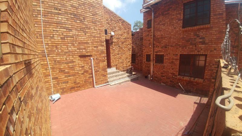 5 Bedroom Property for Sale in Amandasig Gauteng