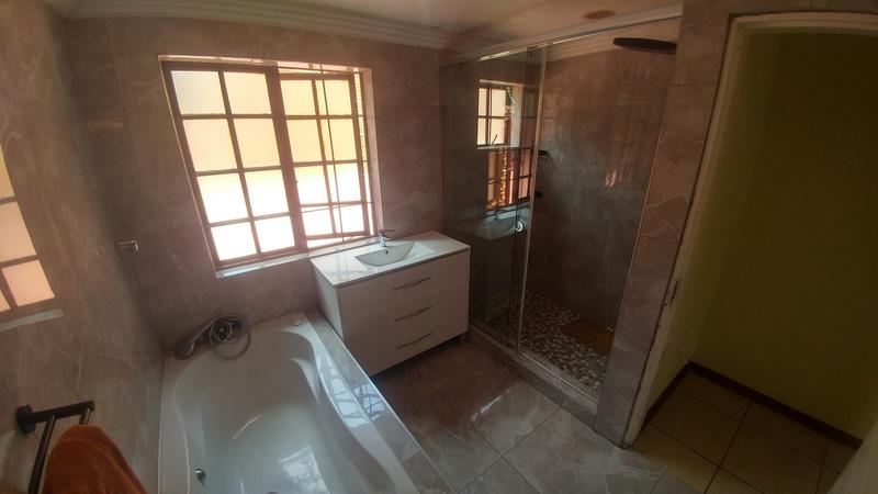 5 Bedroom Property for Sale in Amandasig Gauteng