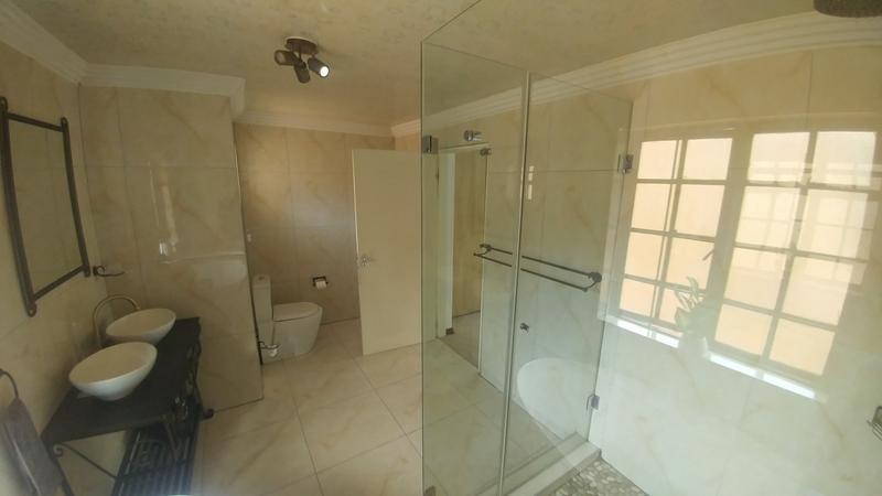 5 Bedroom Property for Sale in Amandasig Gauteng