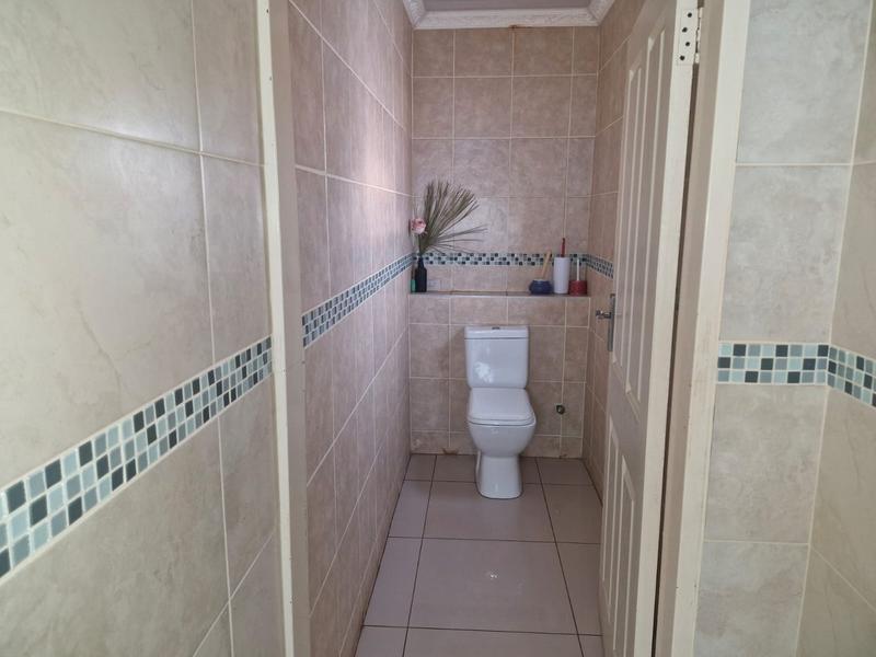 5 Bedroom Property for Sale in The Orchards Gauteng