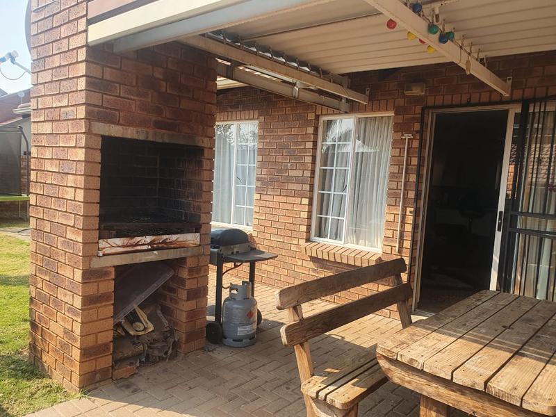 3 Bedroom Property for Sale in Magalieskruin Gauteng