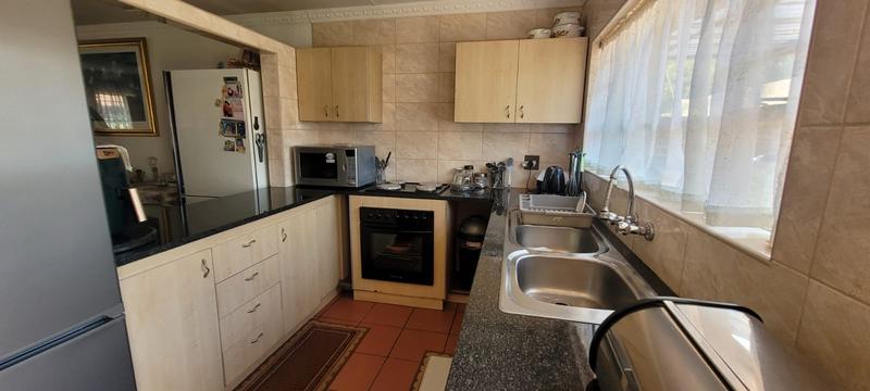 3 Bedroom Property for Sale in Brackendowns Gauteng