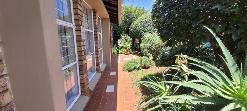 3 Bedroom Property for Sale in Brackendowns Gauteng