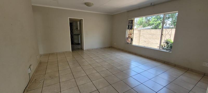 6 Bedroom Property for Sale in Brackendowns Gauteng