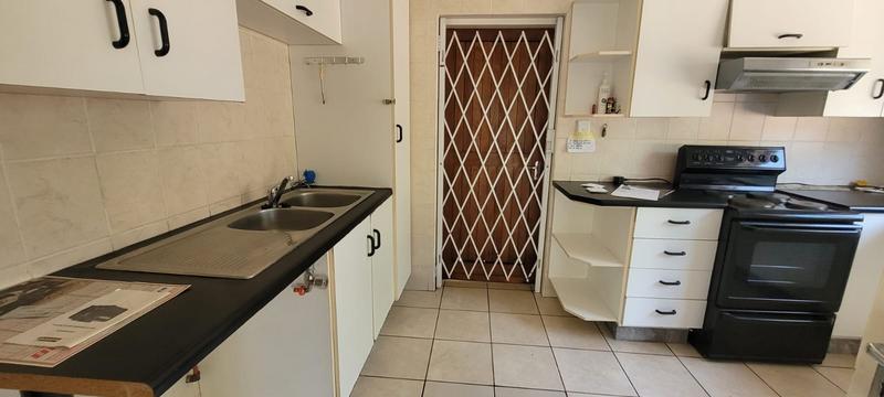 6 Bedroom Property for Sale in Brackendowns Gauteng