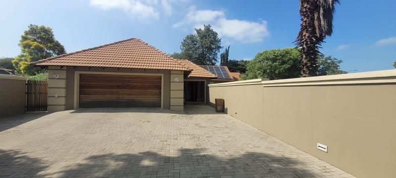 4 Bedroom Property for Sale in Brackenhurst Gauteng