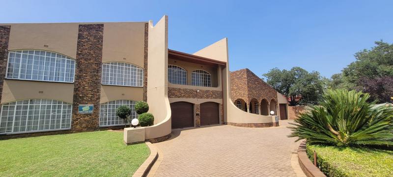 5 Bedroom Property for Sale in Brackenhurst Gauteng