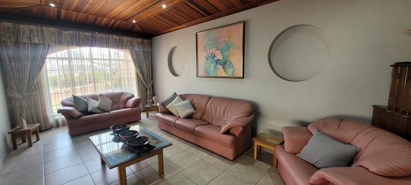 5 Bedroom Property for Sale in Brackenhurst Gauteng