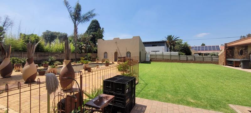 5 Bedroom Property for Sale in Brackenhurst Gauteng