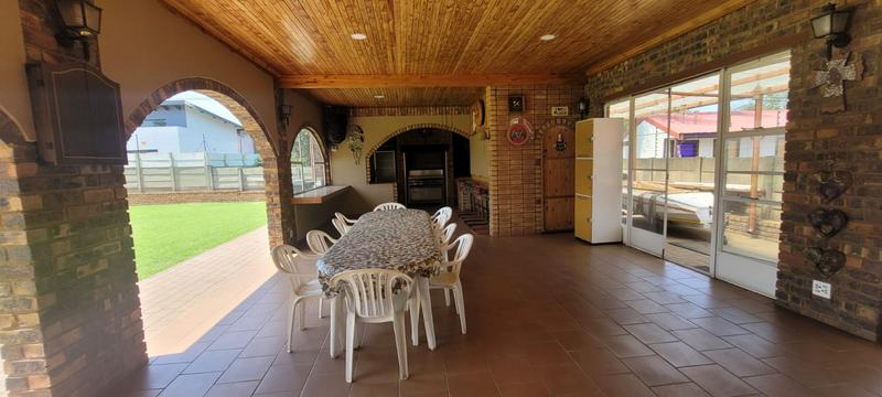 5 Bedroom Property for Sale in Brackenhurst Gauteng