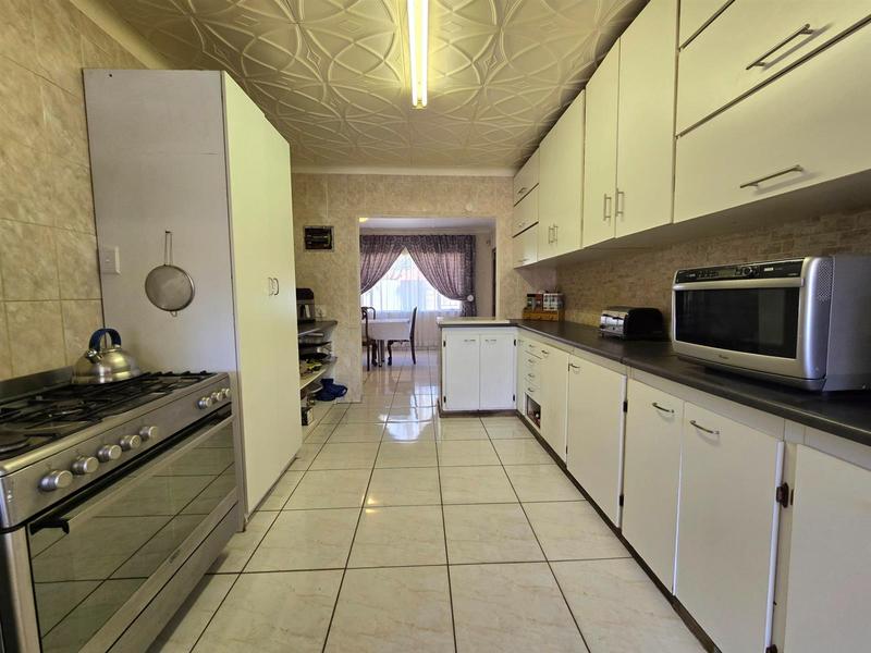 3 Bedroom Property for Sale in General Albertspark Gauteng