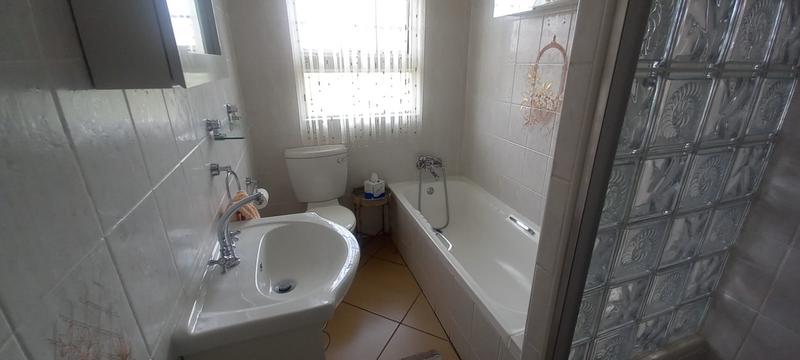 3 Bedroom Property for Sale in South Crest Gauteng