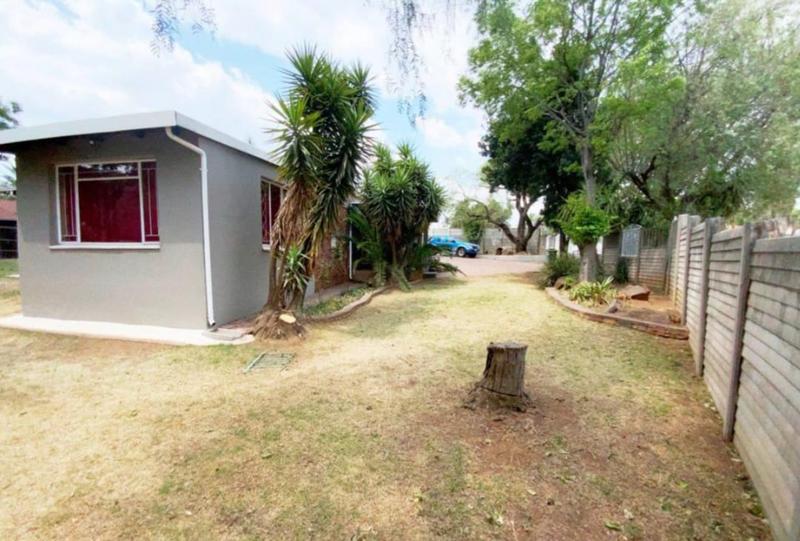 4 Bedroom Property for Sale in Verwoerdpark Gauteng