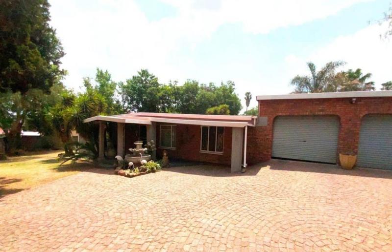 4 Bedroom Property for Sale in Verwoerdpark Gauteng