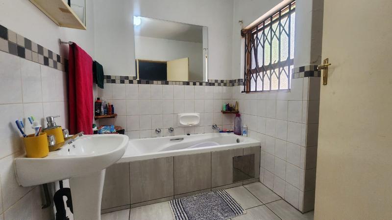 2 Bedroom Property for Sale in Glenvista Gauteng