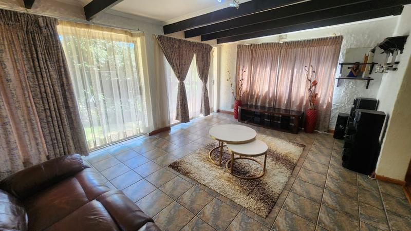 3 Bedroom Property for Sale in Glenvista Gauteng