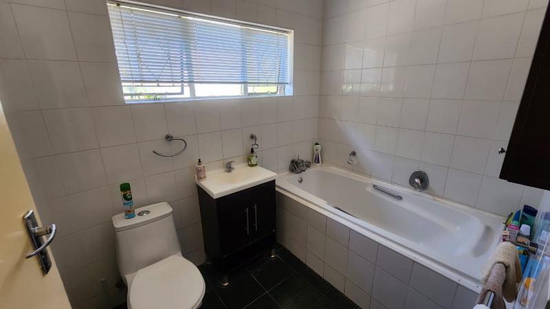 3 Bedroom Property for Sale in Glenvista Gauteng