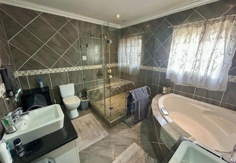 4 Bedroom Property for Sale in Aspen Hills Gauteng