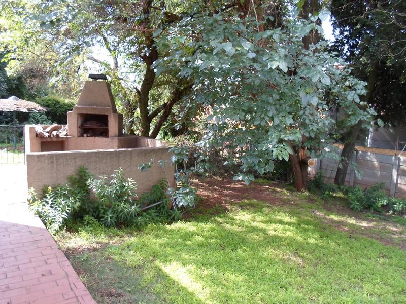 4 Bedroom Property for Sale in Florida Hills Gauteng