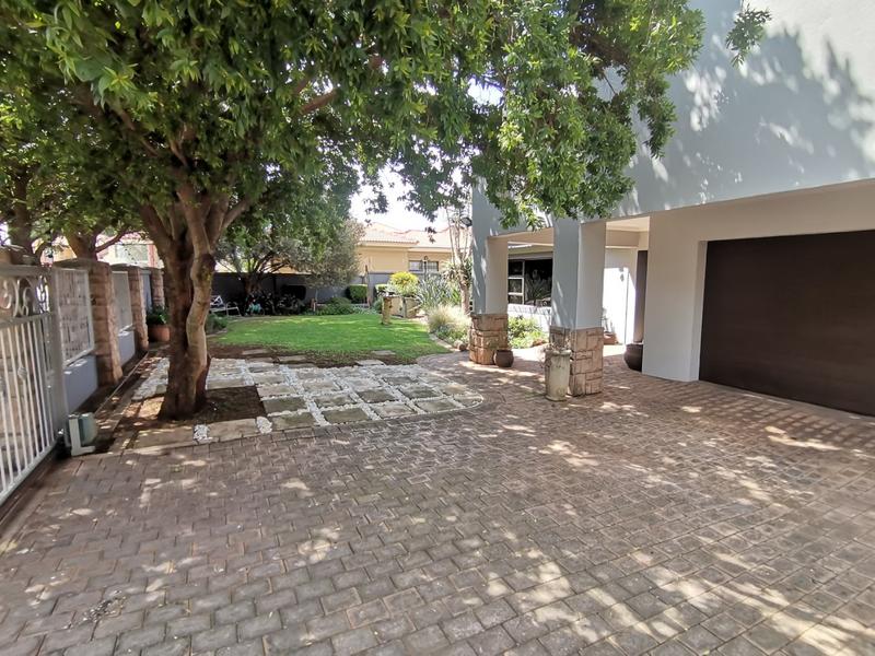 4 Bedroom Property for Sale in Vanderbijlpark SE 8 Gauteng