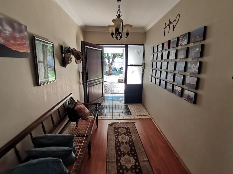 4 Bedroom Property for Sale in Vanderbijlpark SE 8 Gauteng