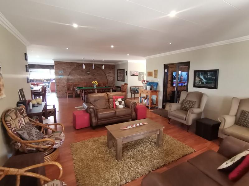 4 Bedroom Property for Sale in Vanderbijlpark SE 8 Gauteng