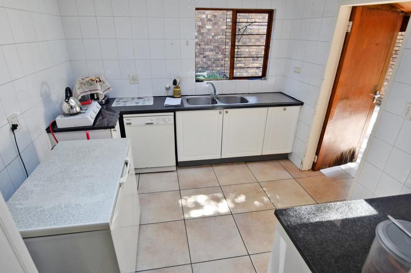 4 Bedroom Property for Sale in Benmore Gardens Gauteng