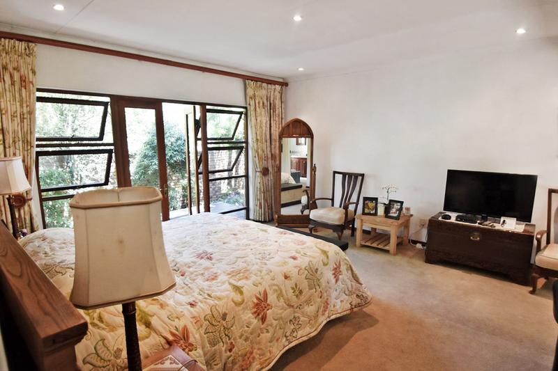 4 Bedroom Property for Sale in Benmore Gardens Gauteng