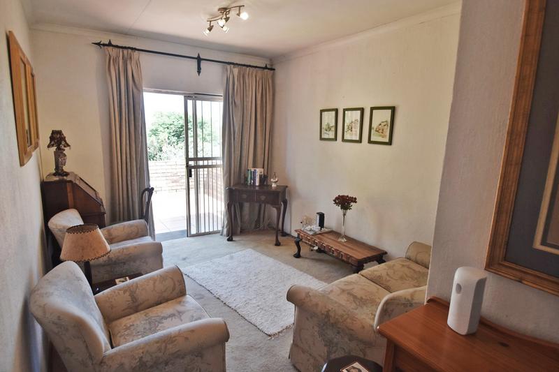 4 Bedroom Property for Sale in Benmore Gardens Gauteng