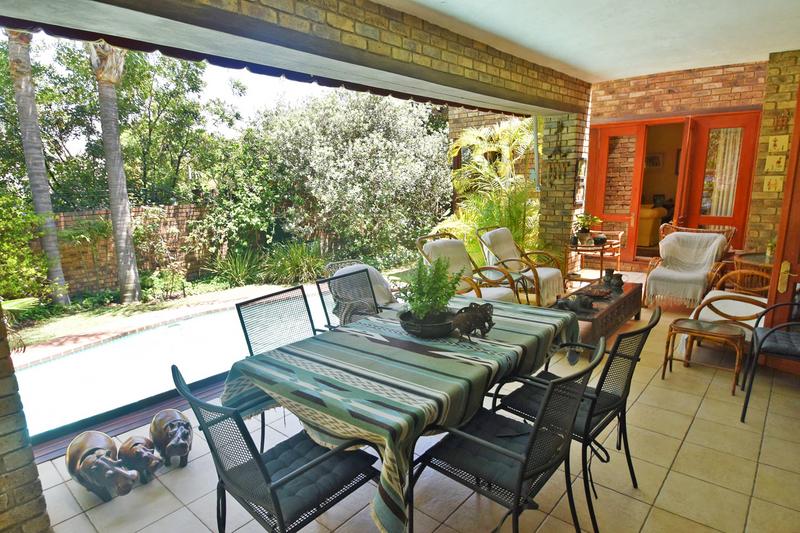 4 Bedroom Property for Sale in Benmore Gardens Gauteng