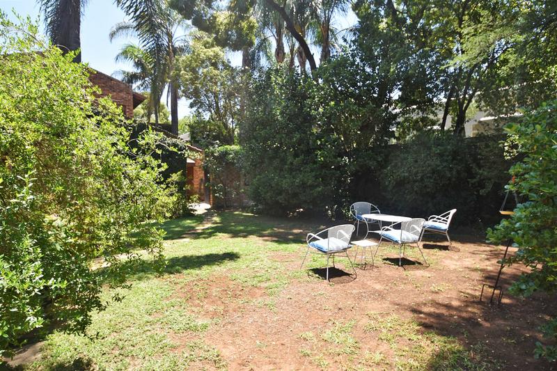 4 Bedroom Property for Sale in Benmore Gardens Gauteng