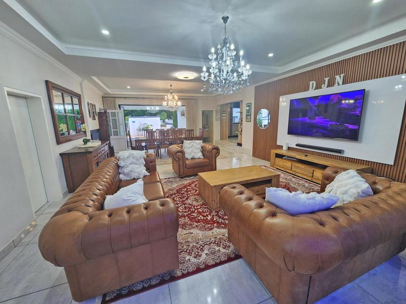 5 Bedroom Property for Sale in Waterkloof Ridge Gauteng