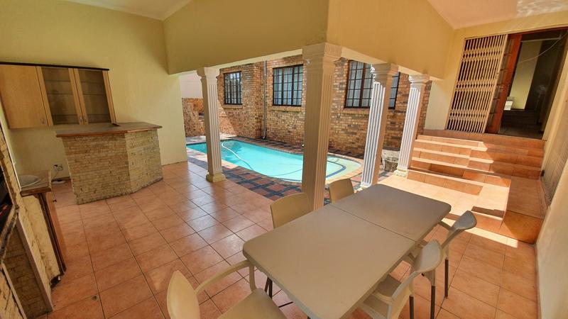 5 Bedroom Property for Sale in Amandasig Gauteng