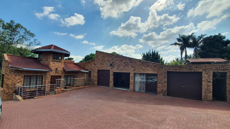 5 Bedroom Property for Sale in Amandasig Gauteng