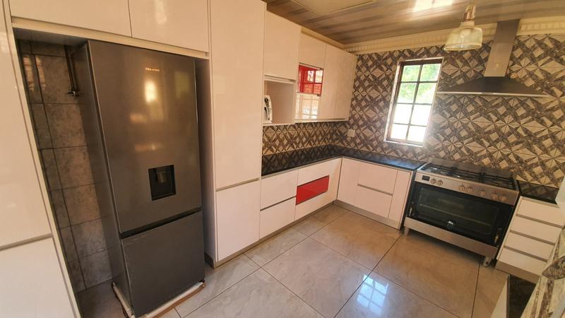 5 Bedroom Property for Sale in Amandasig Gauteng