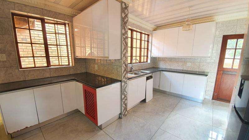 5 Bedroom Property for Sale in Amandasig Gauteng