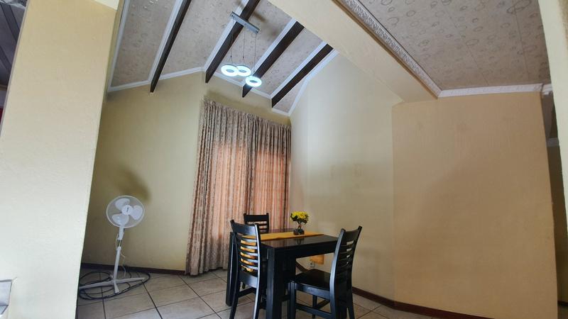 5 Bedroom Property for Sale in Amandasig Gauteng