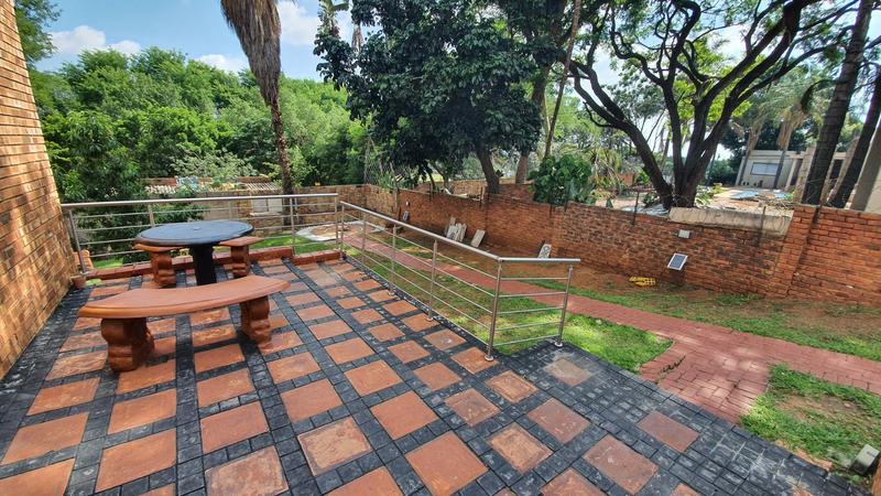 5 Bedroom Property for Sale in Amandasig Gauteng