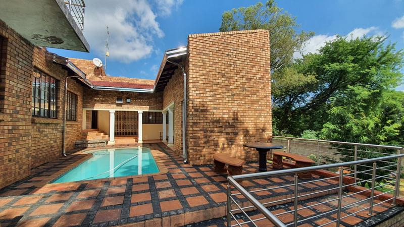 5 Bedroom Property for Sale in Amandasig Gauteng