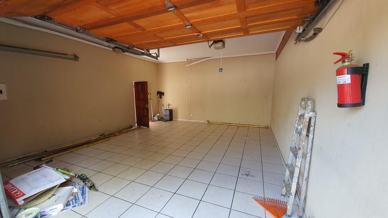 5 Bedroom Property for Sale in Amandasig Gauteng