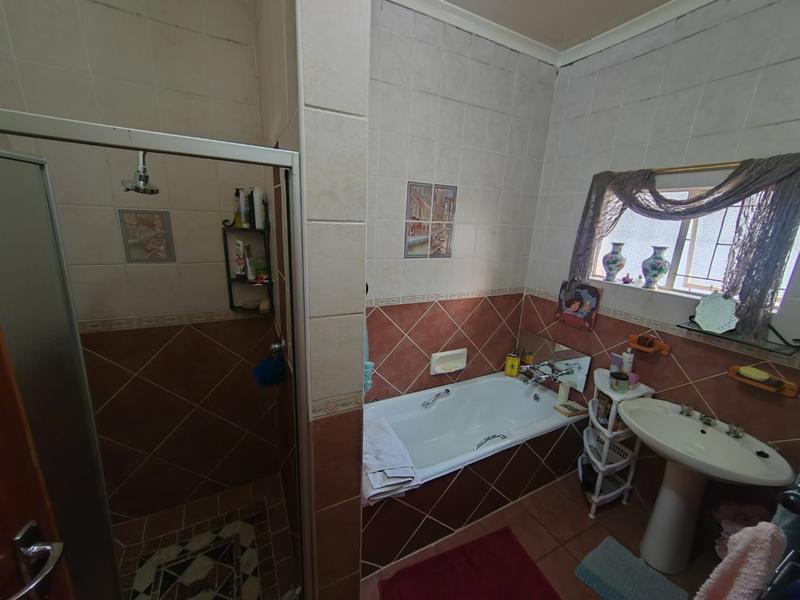 3 Bedroom Property for Sale in Dorandia Gauteng