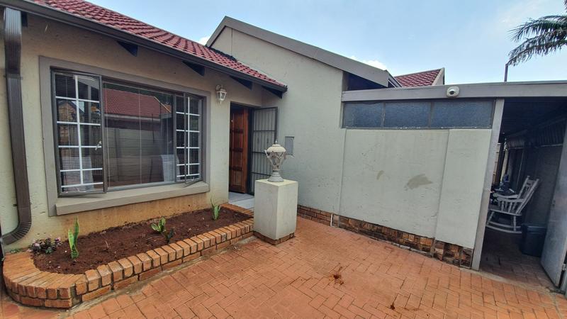 3 Bedroom Property for Sale in Hesteapark Gauteng