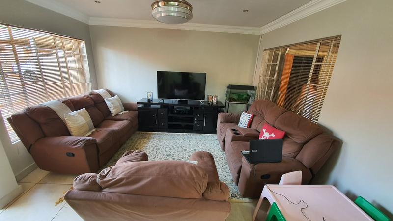 3 Bedroom Property for Sale in Hesteapark Gauteng