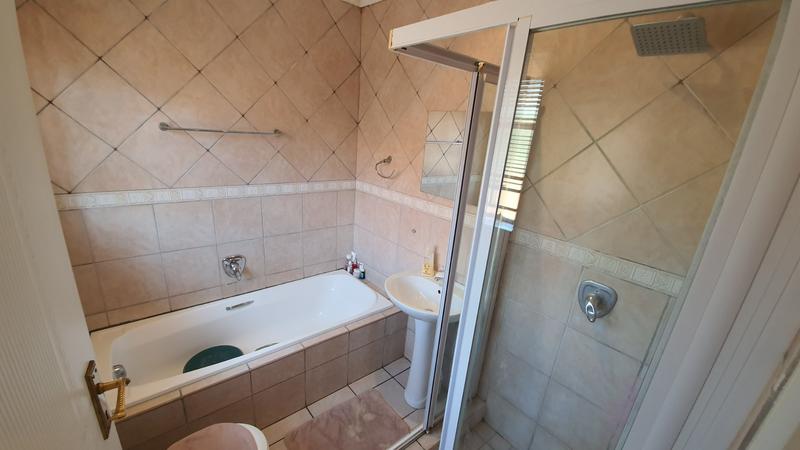 4 Bedroom Property for Sale in Pretoria North Gauteng