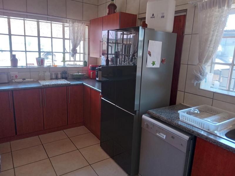 3 Bedroom Property for Sale in Edenvale Central Gauteng