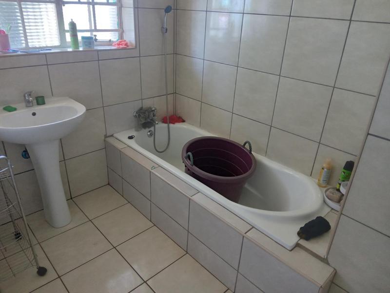 3 Bedroom Property for Sale in Edenvale Central Gauteng