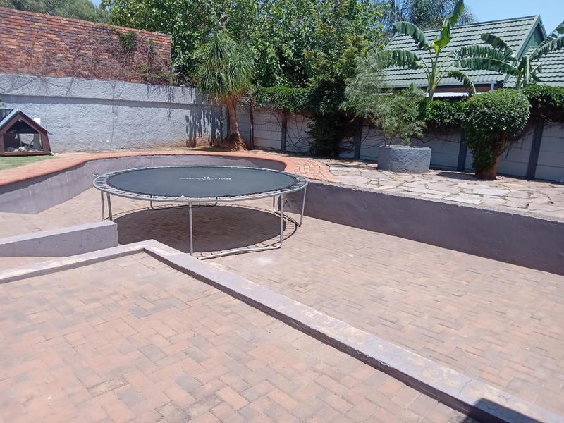 3 Bedroom Property for Sale in Edenvale Central Gauteng