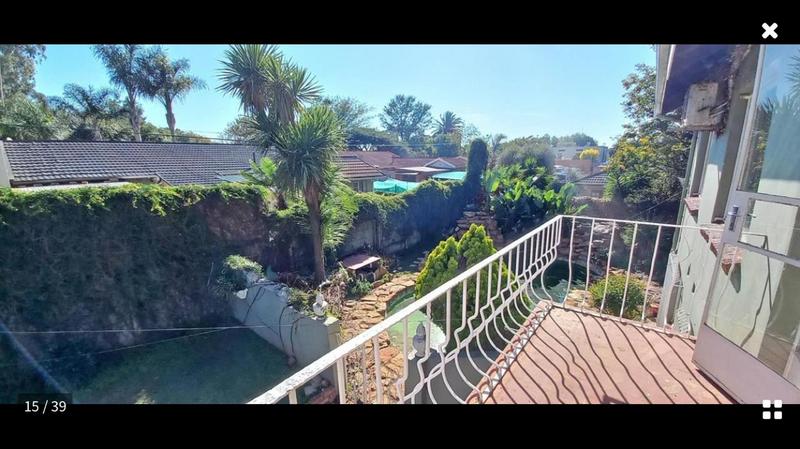 To Let 6 Bedroom Property for Rent in Wychwood Gauteng